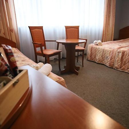 Nasz Klub - Pokoje Goscinne Poznaň Exteriér fotografie